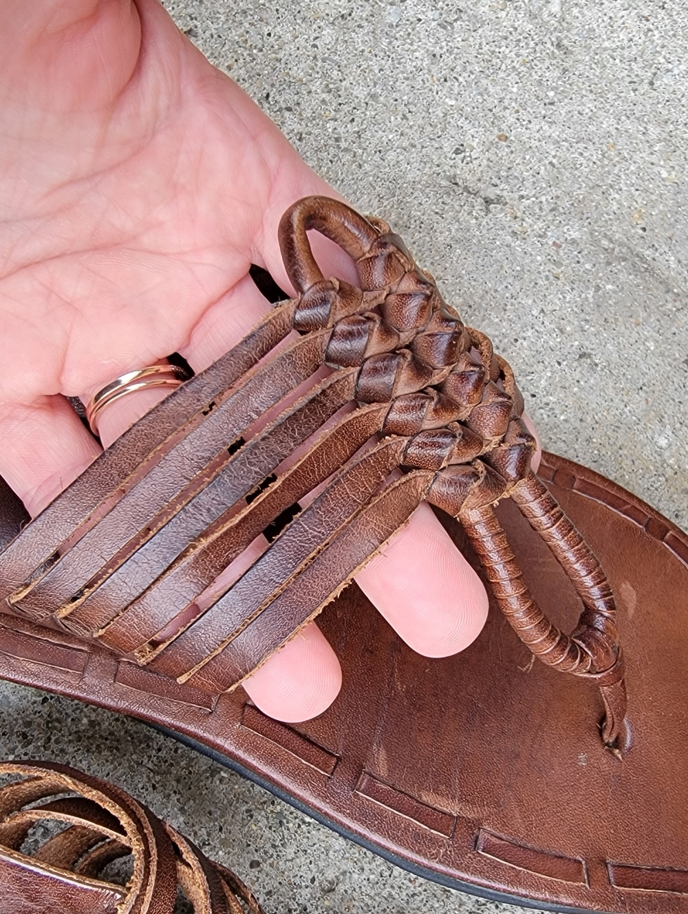 Frye Cognac Brown Leather Braided Thong Flip Flop Sandals 10 - Picture 13 of 16